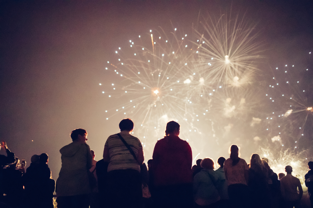 people watching new years fireworks, new years eve safety